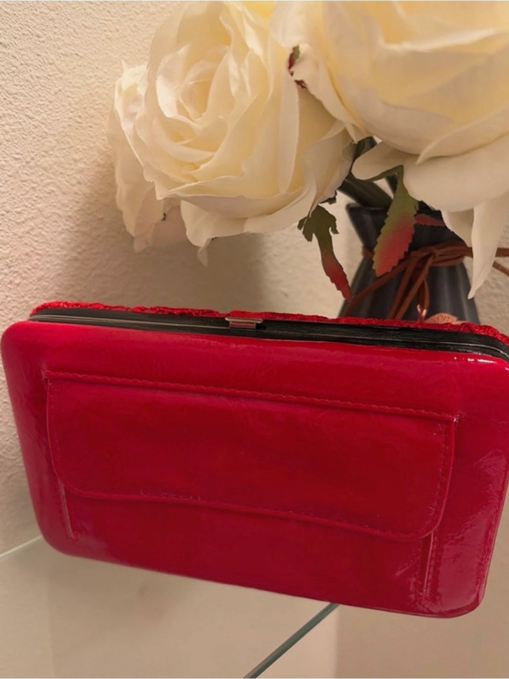 Red Horse & Horseshoe Embellished Women's Clutch Wallet - Picture 2 of 14
